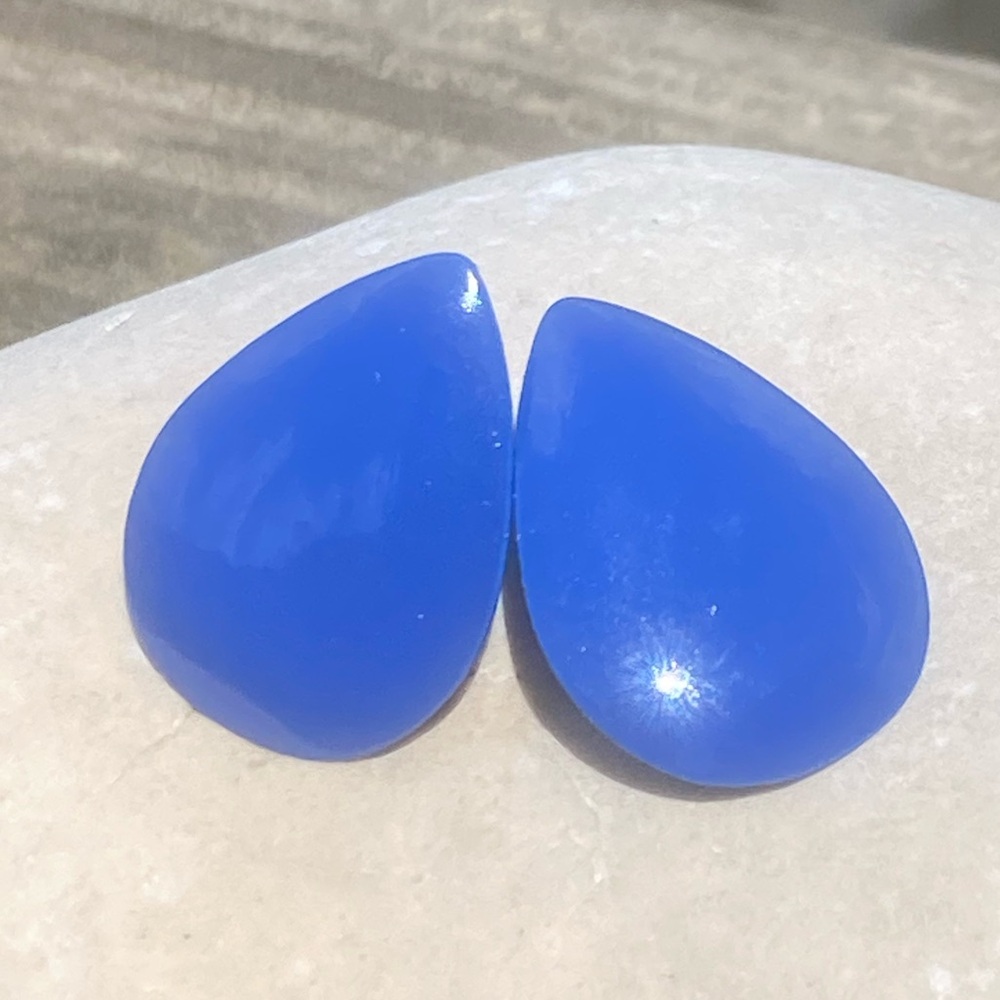 True vintage 80’s Bold Teardrop Blue metal Earrings